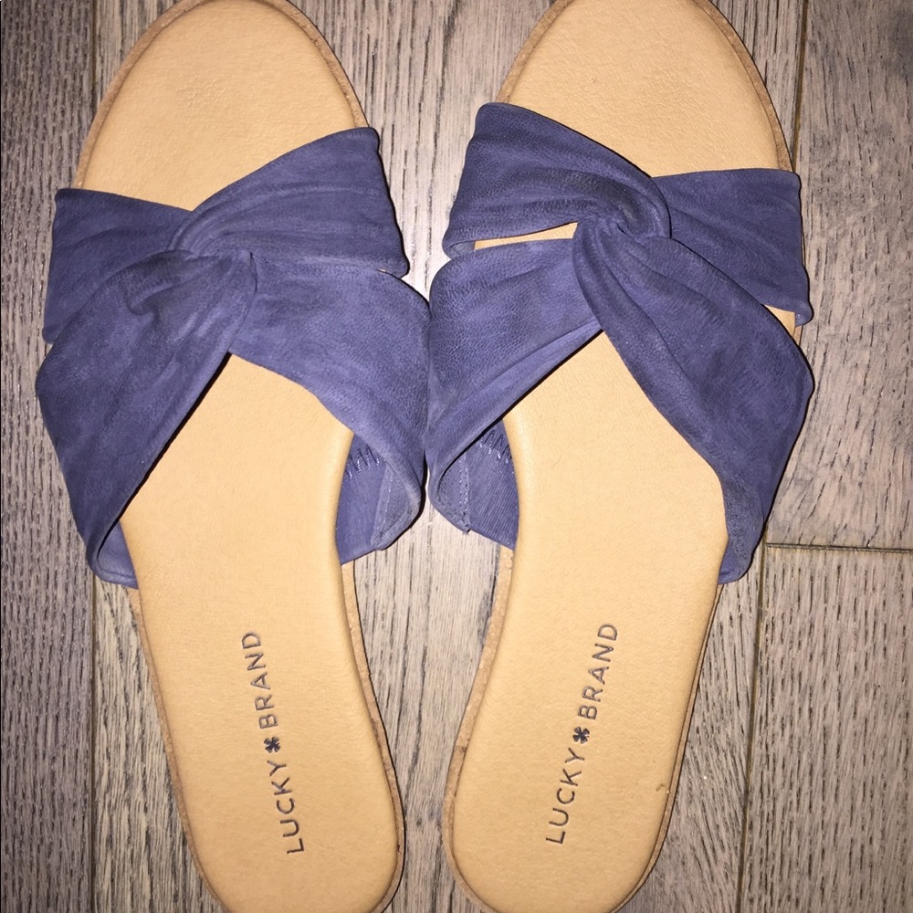Dark blue tied sandals